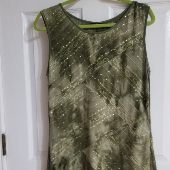 Gorgeous Sequined Sleeveless Dress - Picture 5 of 8
